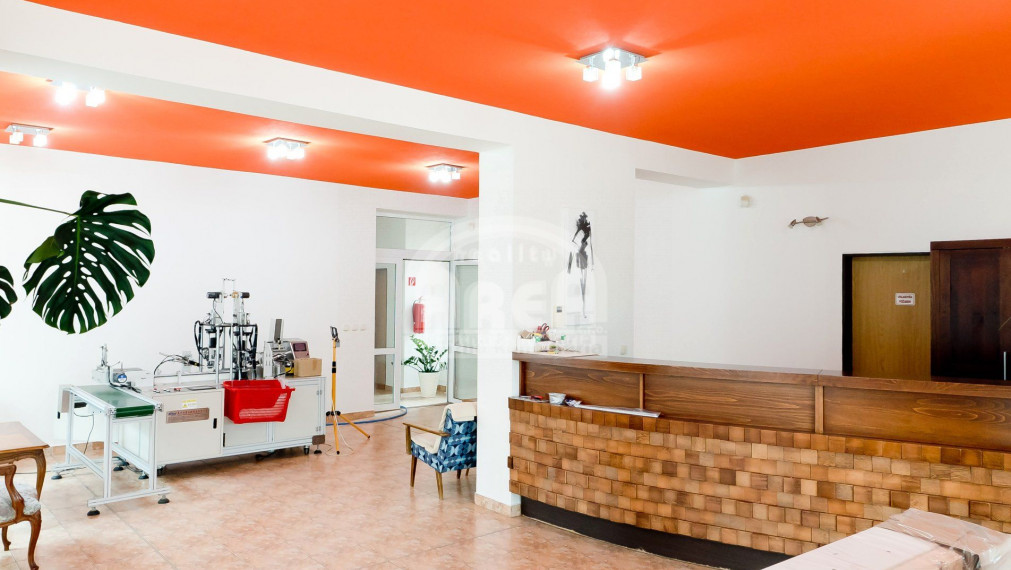 Polyfunkčný objekt vo Vranove nad Topľou