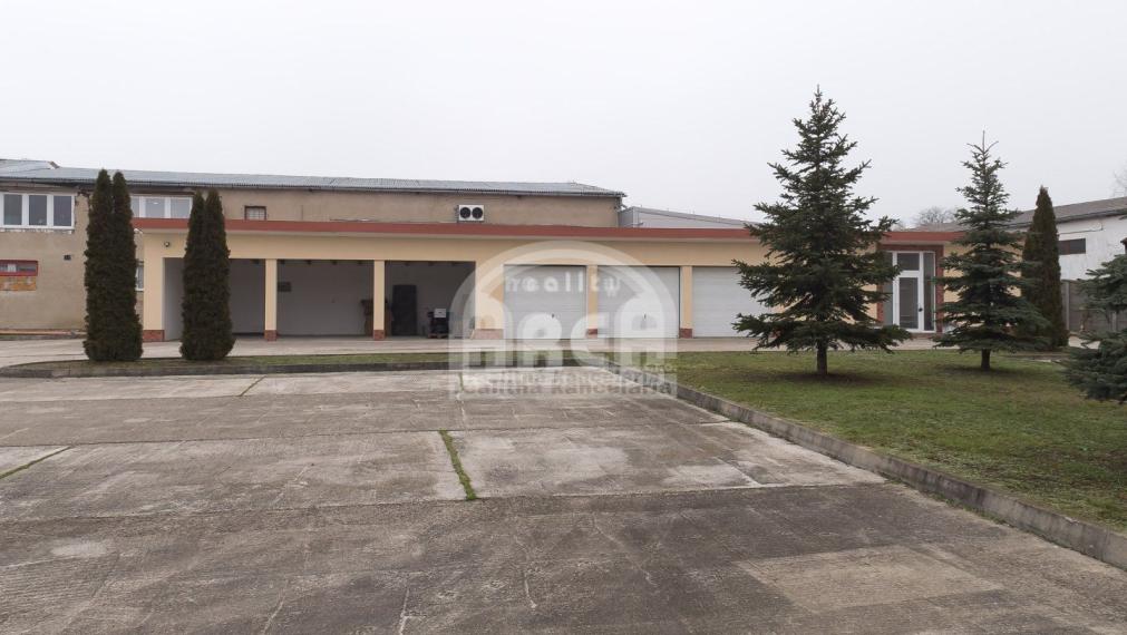 Polyfunkčný objekt vo Vranove nad Topľou