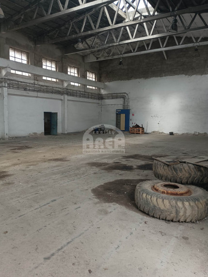 Hala s montáž. jamou/hangár v priem. areáli v Michalovciach