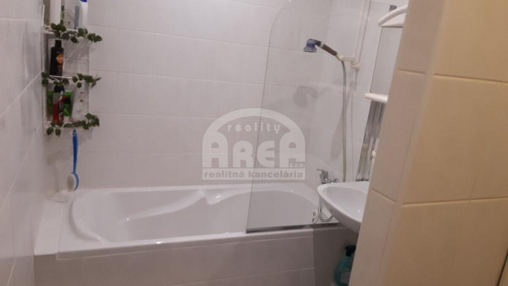 3 - izbový byt s balkónom blízko centra mesta Michalovce