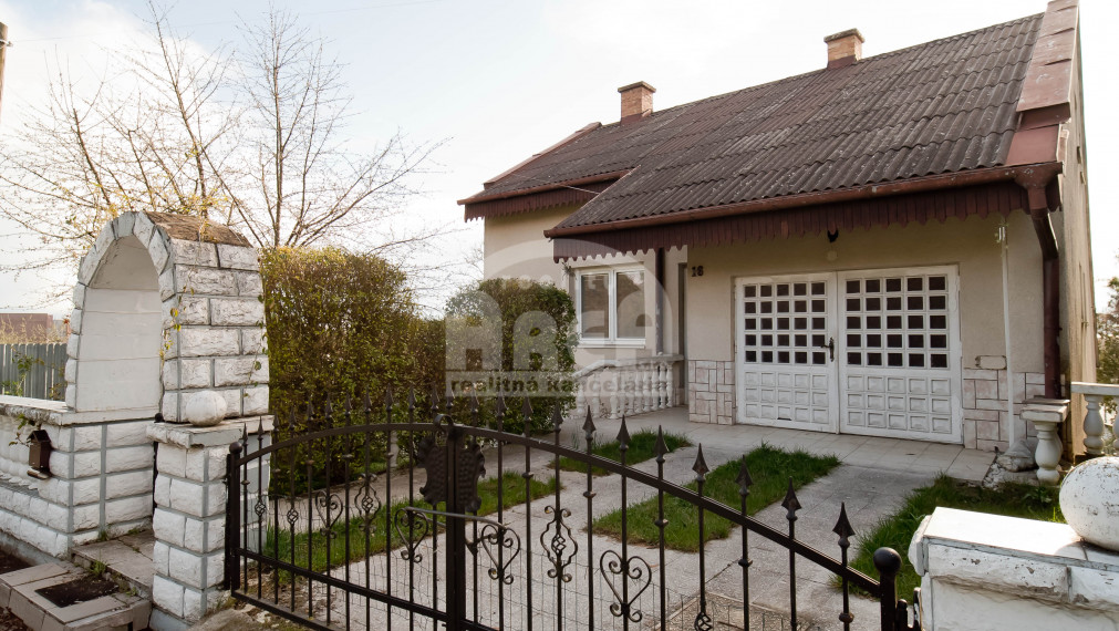 Priestranný rodinný dom v lukratívnej lokalite Michaloviec