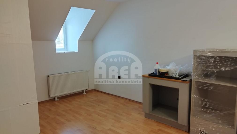 Prenájom priestorov na podnikanie- výborná časť Sobraniec