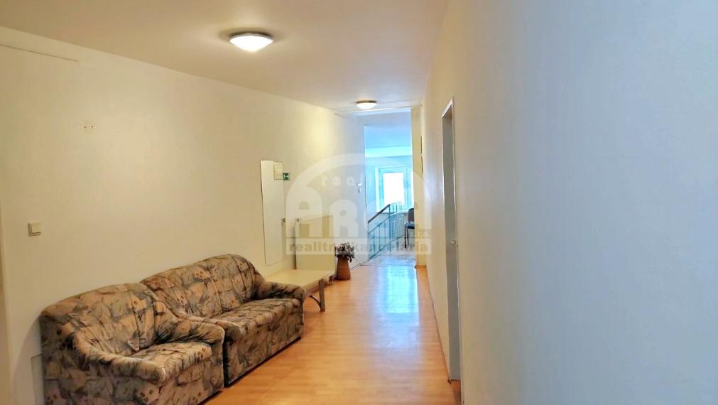 Prenájom priestorov na podnikanie- výborná časť Sobraniec