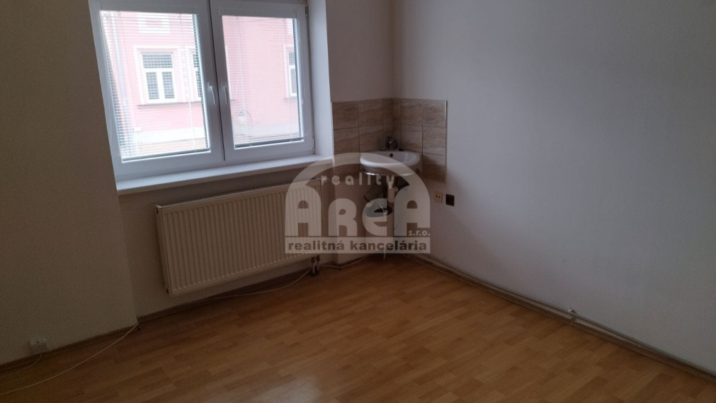 Prenájom priestorov na podnikanie- výborná časť Sobraniec