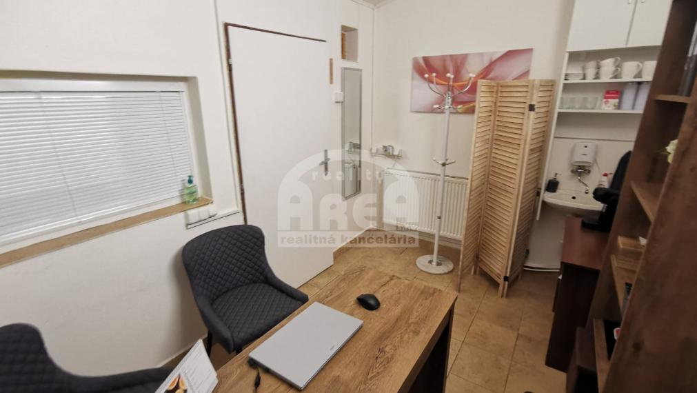 Prenájom priestorov na podnikanie- výborná časť Sobraniec