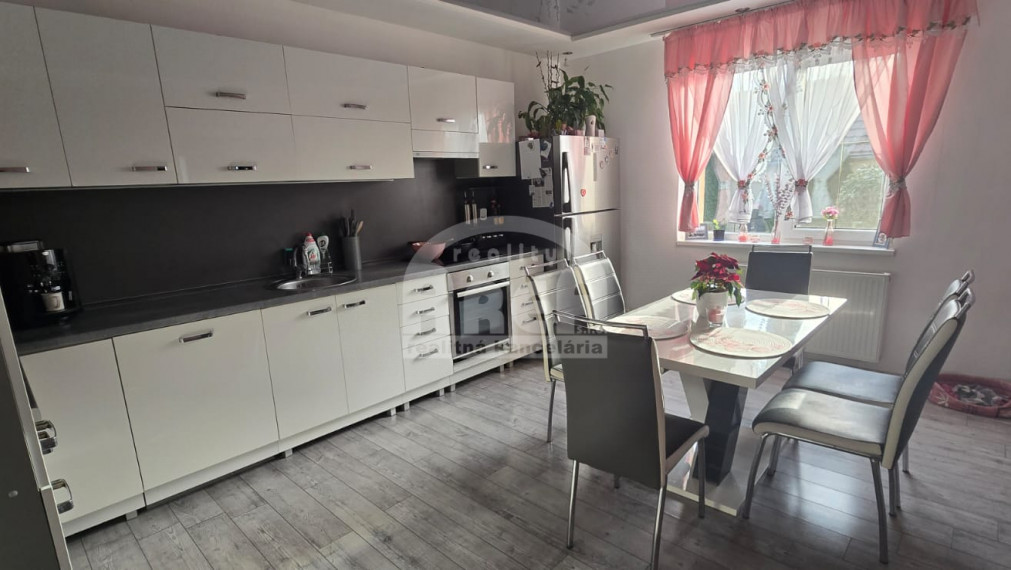 Dvojpodlažný rodinný dom- sídlisko Stráňany v Michalovciach