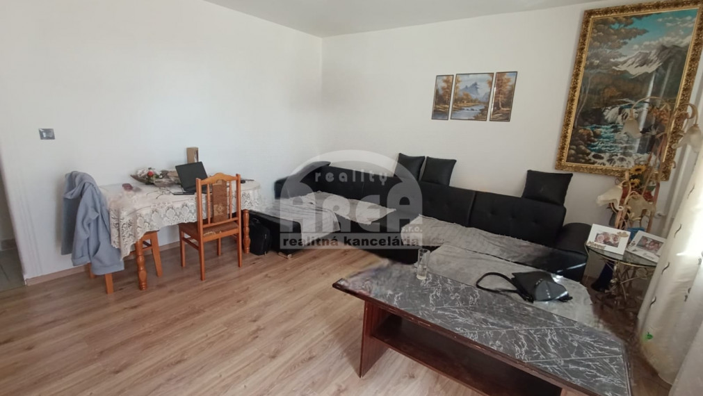 Priestranný 5- izbový byt na sídlisku Východ v Michalovciach