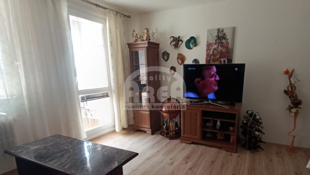 Priestranný 5- izbový byt na sídlisku Východ v Michalovciach