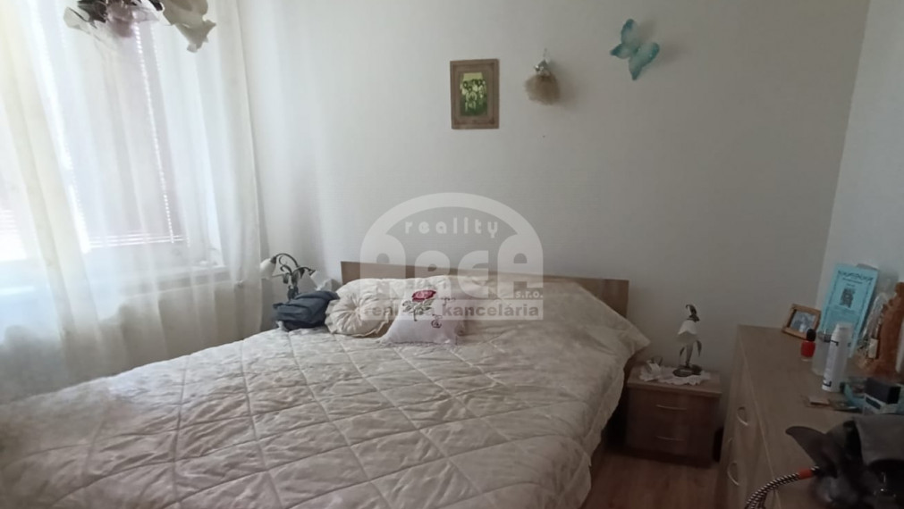 Priestranný 5- izbový byt na sídlisku Východ v Michalovciach