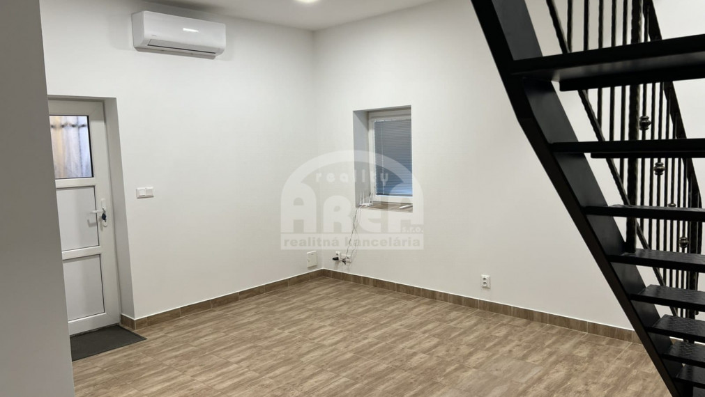 Na prenájom obchodné priestory v centre mesta Michalovce