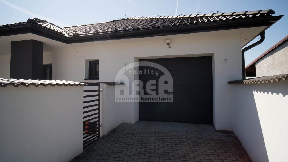 VÝRAZNÁ ZĽAVA! Krásny bungalov v obci Petrovce nad Laborcom