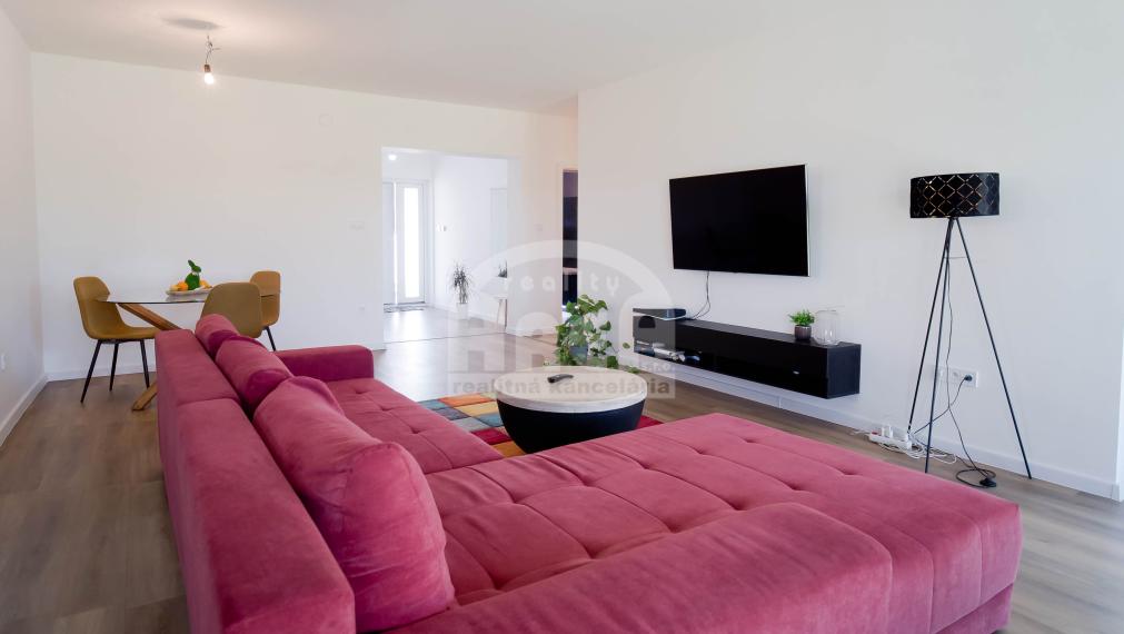 VÝRAZNÁ ZĽAVA! Krásny bungalov v obci Petrovce nad Laborcom