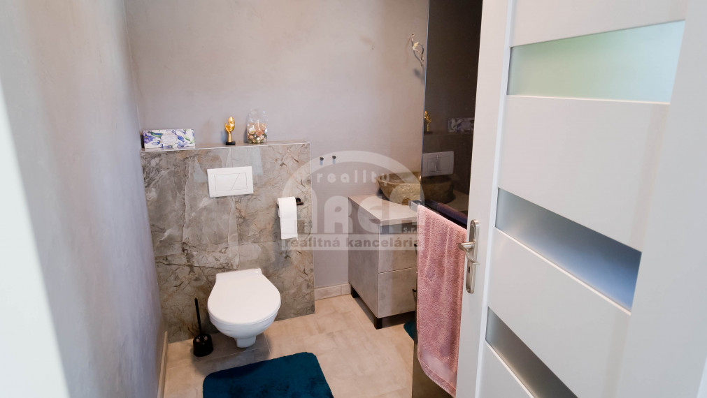 VÝRAZNÁ ZĽAVA! Krásny bungalov v obci Petrovce nad Laborcom