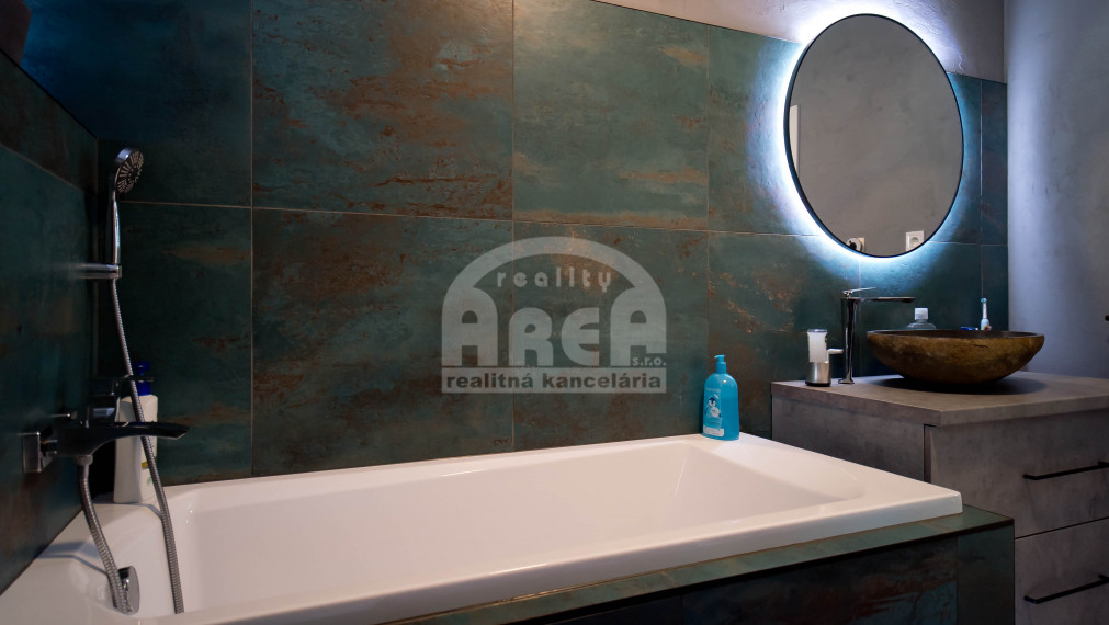 VÝRAZNÁ ZĽAVA! Krásny bungalov v obci Petrovce nad Laborcom