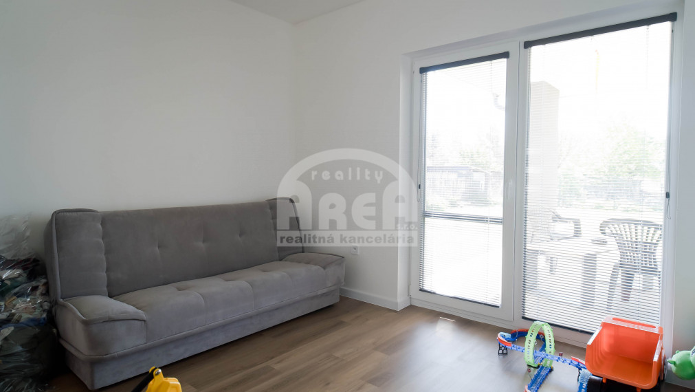 VÝRAZNÁ ZĽAVA! Krásny bungalov v obci Petrovce nad Laborcom