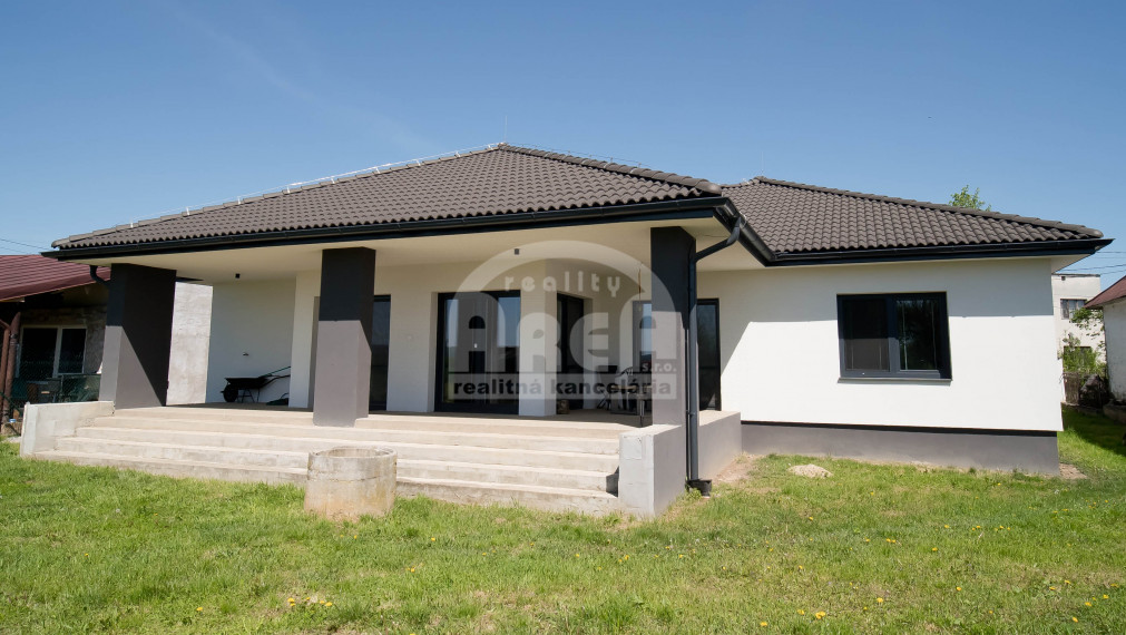 VÝRAZNÁ ZĽAVA! Krásny bungalov v obci Petrovce nad Laborcom