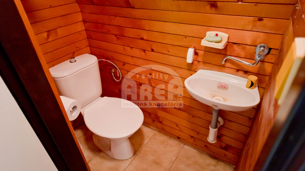 SKVELÁ ZĽAVA! Pekná chata v Trnave pri Laborci