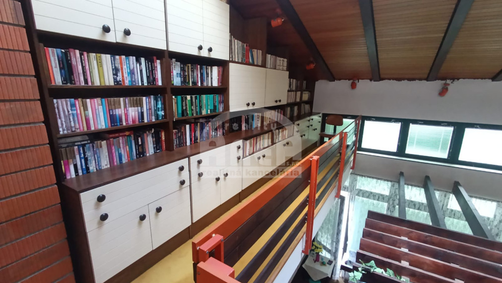 Priestranný rodinný dom v lukratívnej časti mesta Sobrance