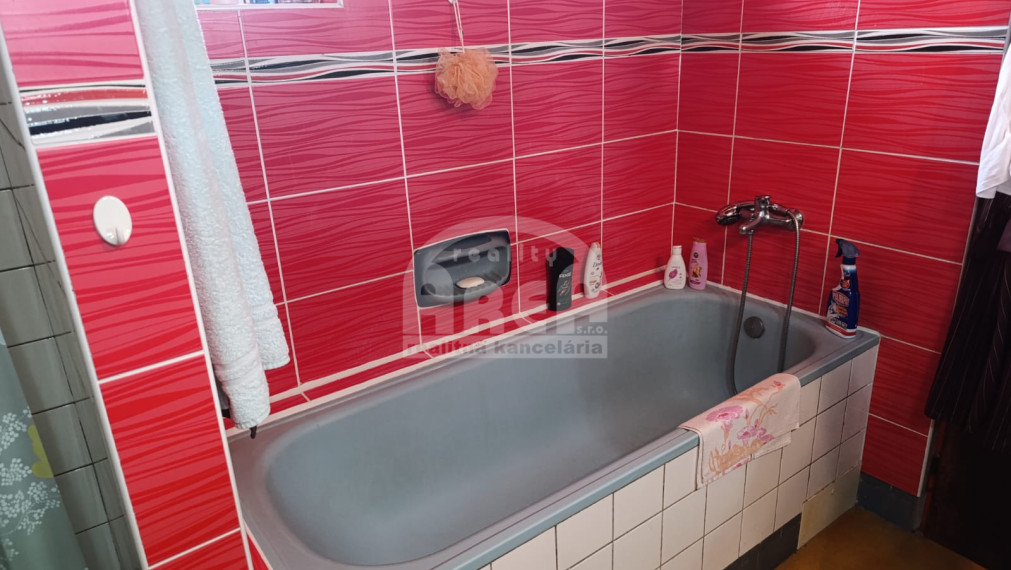 Priestranný rodinný dom v lukratívnej časti mesta Sobrance