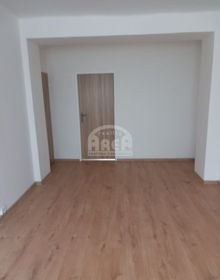 2,5- izbový byt na sídlisku Západ v Michalovciach