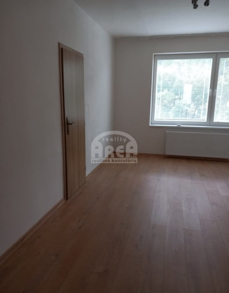 2,5- izbový byt na sídlisku Západ v Michalovciach