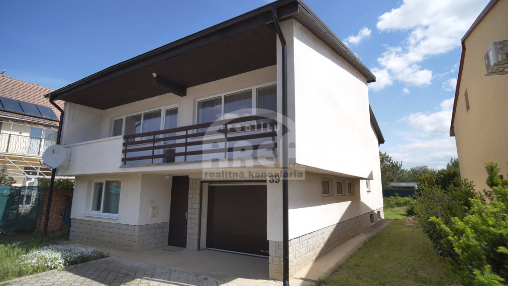Dvojpodlažný rodinný dom v skvelej lokalite mesta Michalovce