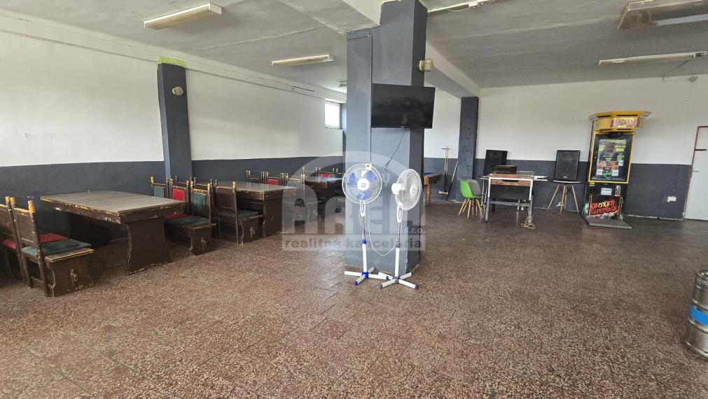 Obchodné centrum v obci Trhovište