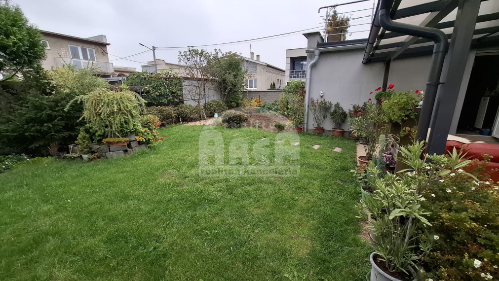 Dvojpodlažný rodinný dom v pokojnej lokalite Michaloviec