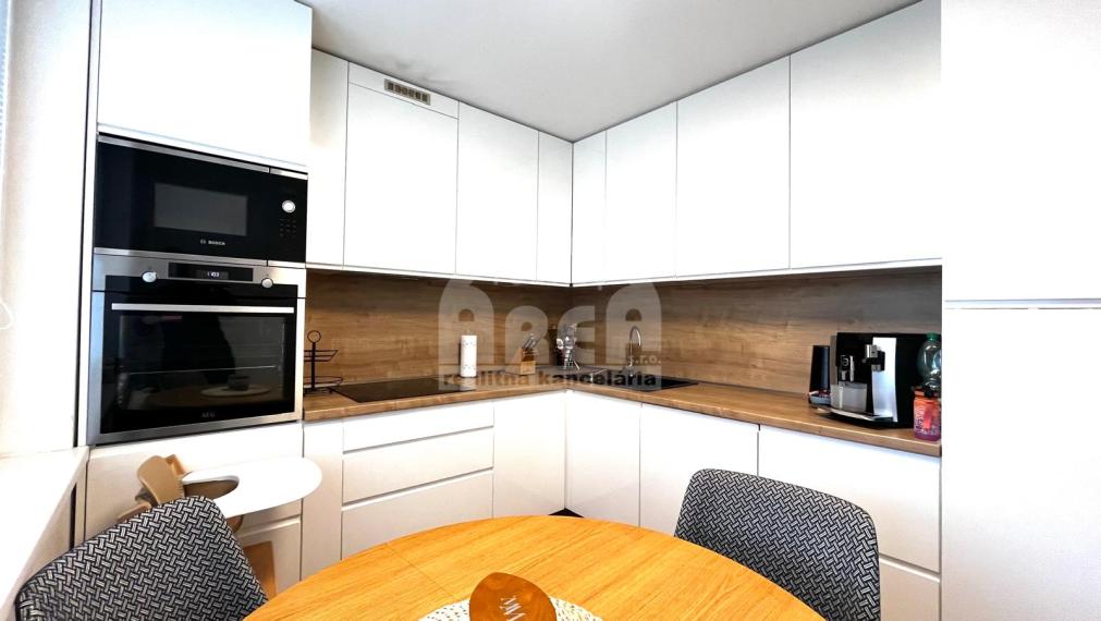 Nadštandardný byt v TOP lokalite sídliska Juh, Michalovce