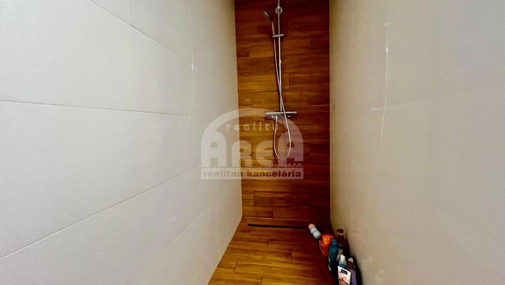 Nadštandardný byt v TOP lokalite sídliska Juh, Michalovce