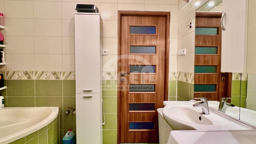 3- izbový byt na sídlisku Západ v Michalovciach