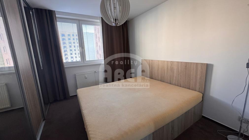 Na prenájom 4- izbový byt na sídlisku SNP v Michalovciach