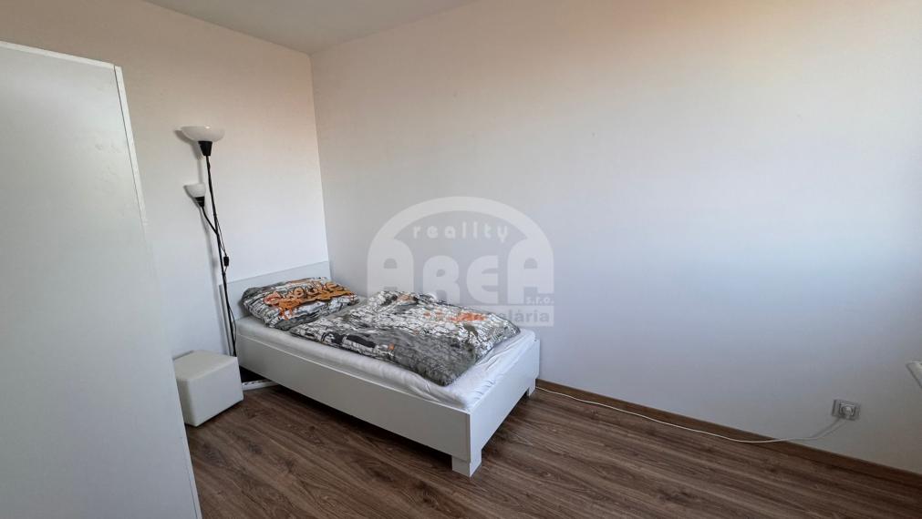 Na prenájom 4- izbový byt na sídlisku SNP v Michalovciach