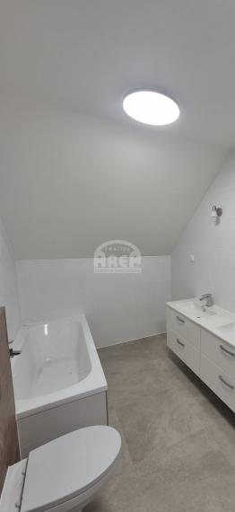 Novostavba dvojpodlažného rodinného domu v obci Kravany