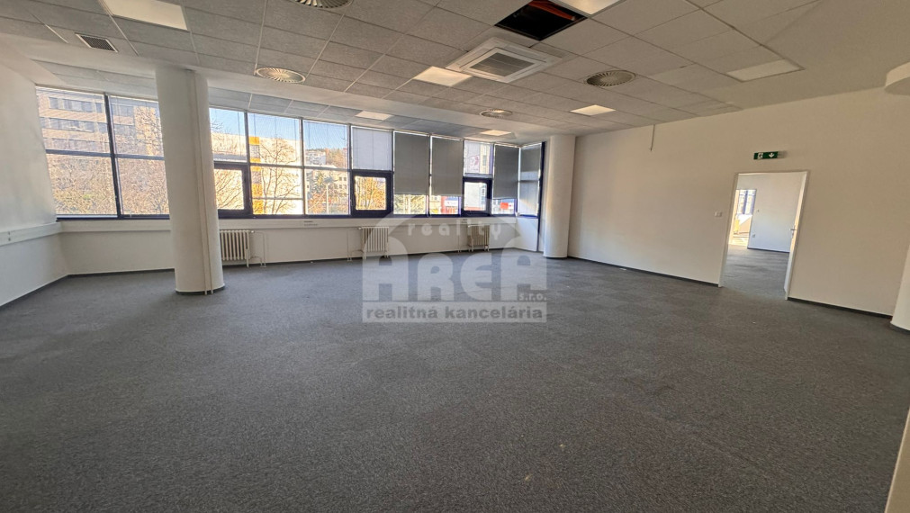 Na prenájom obchodné priestory vo Vranove n. Topľou