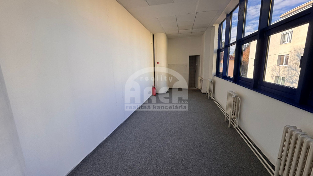 Na prenájom obchodné priestory vo Vranove n. Topľou