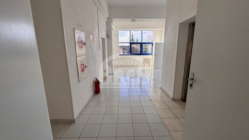 Na prenájom obchodné priestory vo Vranove n. Topľou