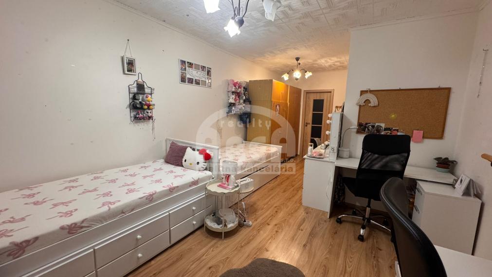 Priestranný 5- izbový byt na sídlisku Východ v Michalovciach