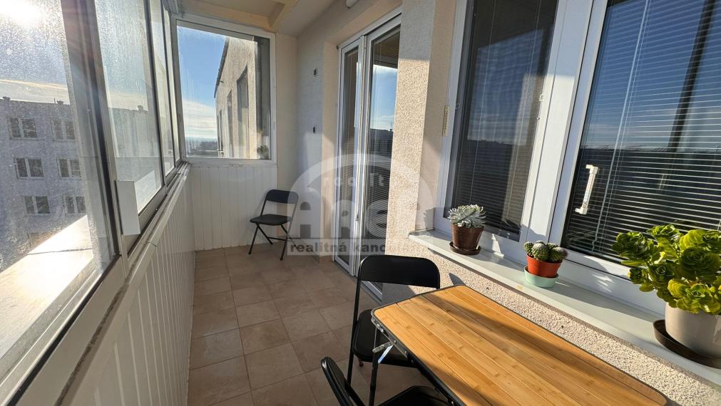 Priestranný 5- izbový byt na sídlisku Východ v Michalovciach