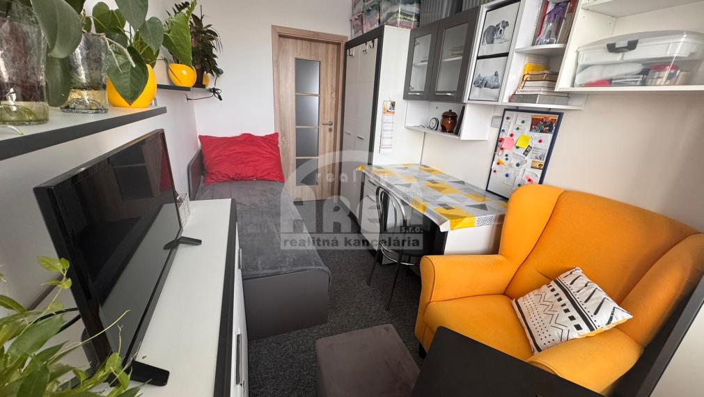 Priestranný 5- izbový byt na sídlisku Východ v Michalovciach