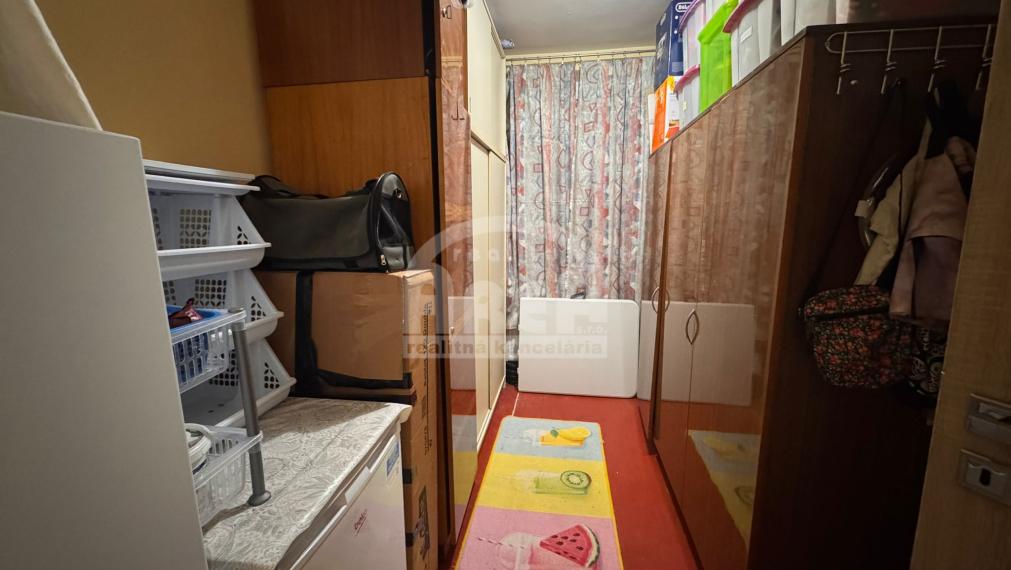 Priestranný 5- izbový byt na sídlisku Východ v Michalovciach