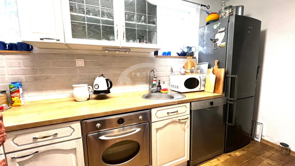 Dvojpodlažná murovaná chata na Zemplínskej Šírave