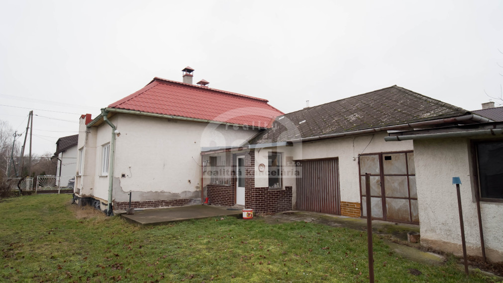 Rodinný dom v Sobranciach - mestská časť Komárovce