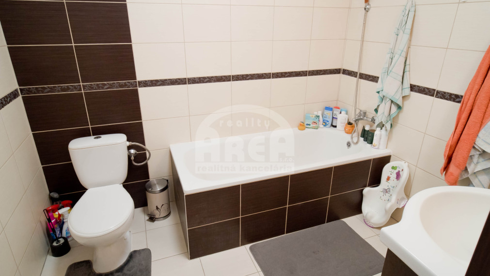 Rodinný dom v Sobranciach - mestská časť Komárovce