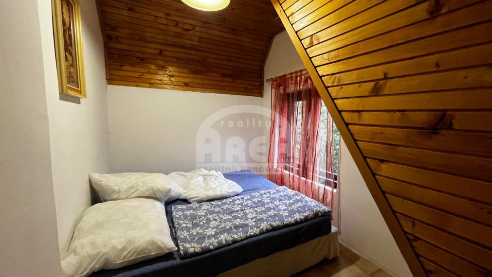 Trojpodlažná rekreačná chata Kaluža