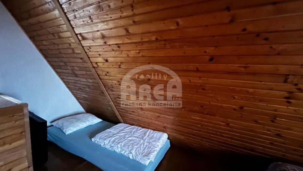 Trojpodlažná rekreačná chata Kaluža