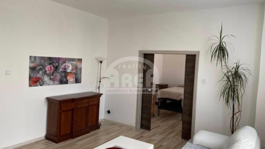 Tehlový 3- izbový byt priamo v centre mesta Michalovce
