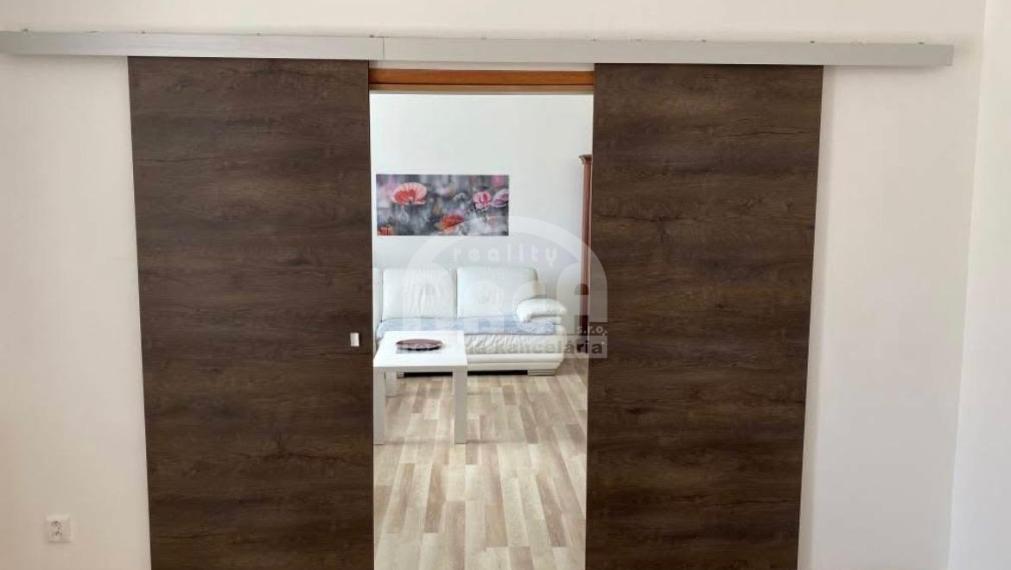 Tehlový 3- izbový byt priamo v centre mesta Michalovce