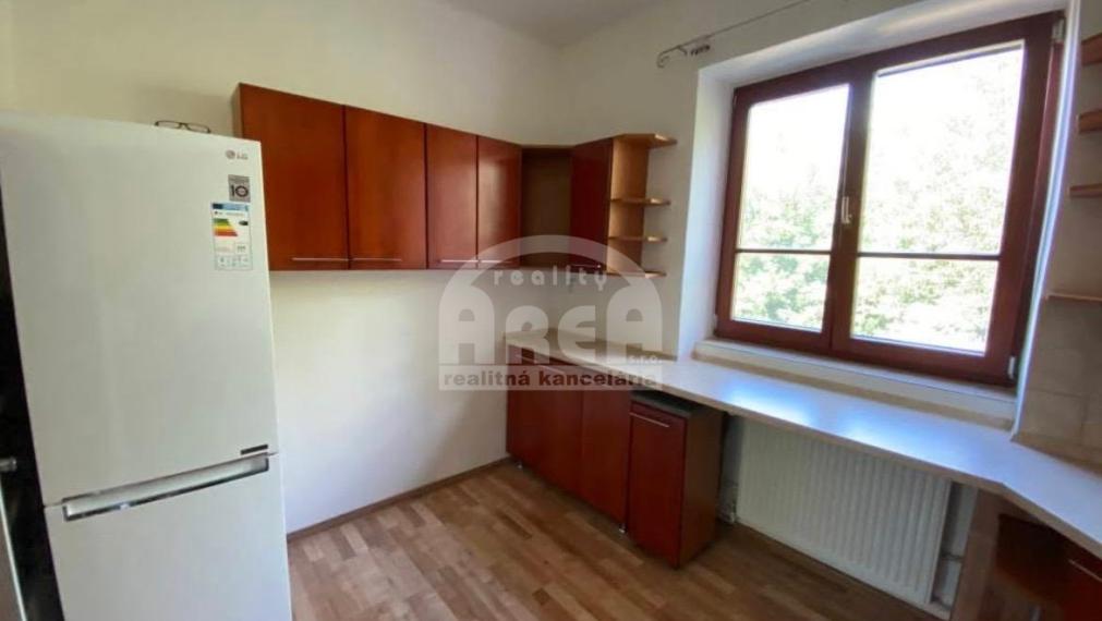 Tehlový 3- izbový byt priamo v centre mesta Michalovce