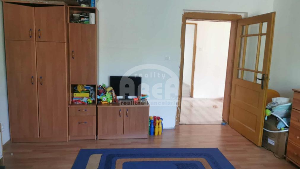 Rodinný dom s krásnym pozemkom  v obci Petrikovce